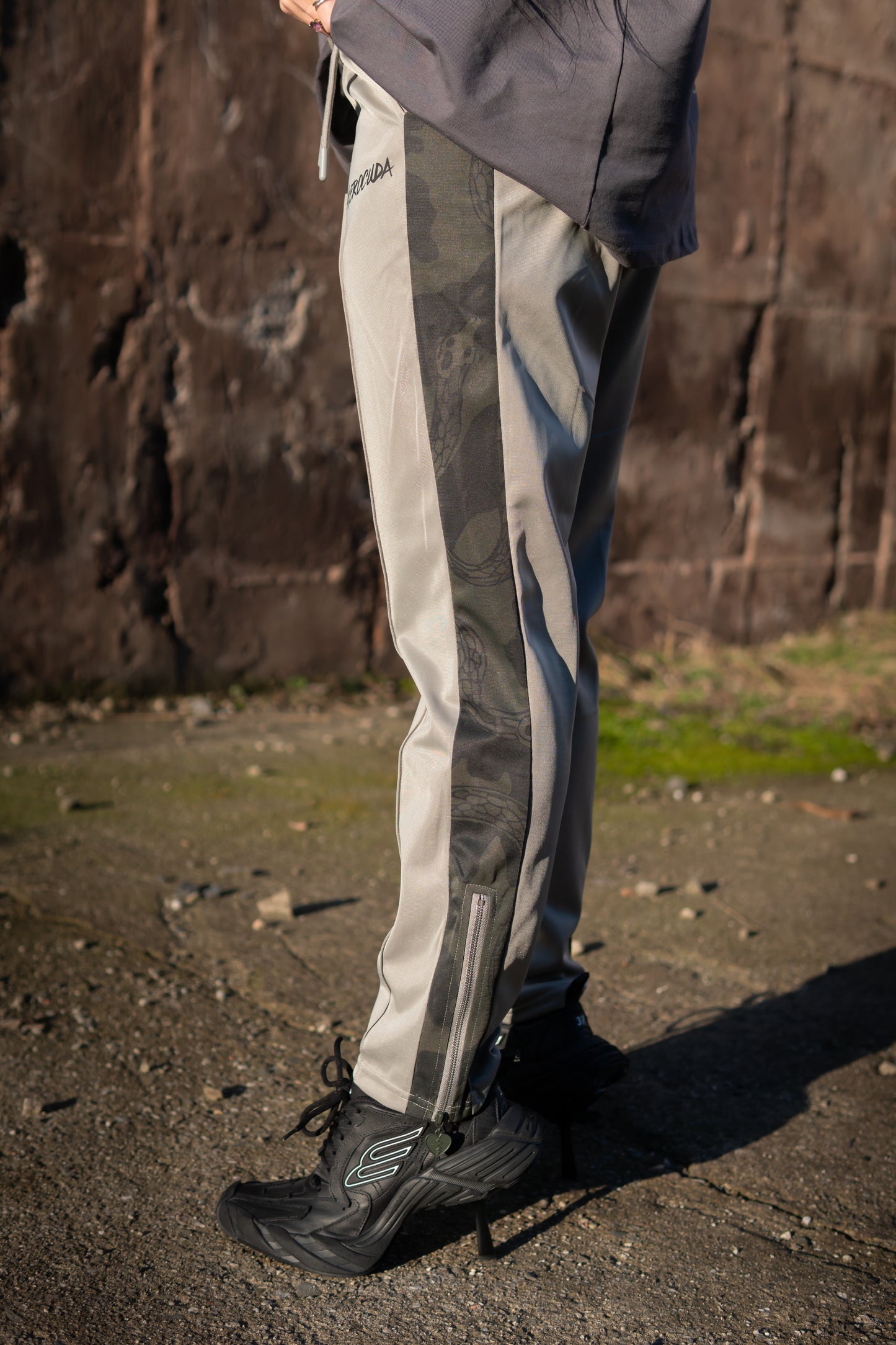 Teplákové kalhoty CEMENT SHARK